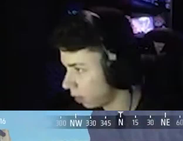 Thurzin na câmera de um Short do YouTube